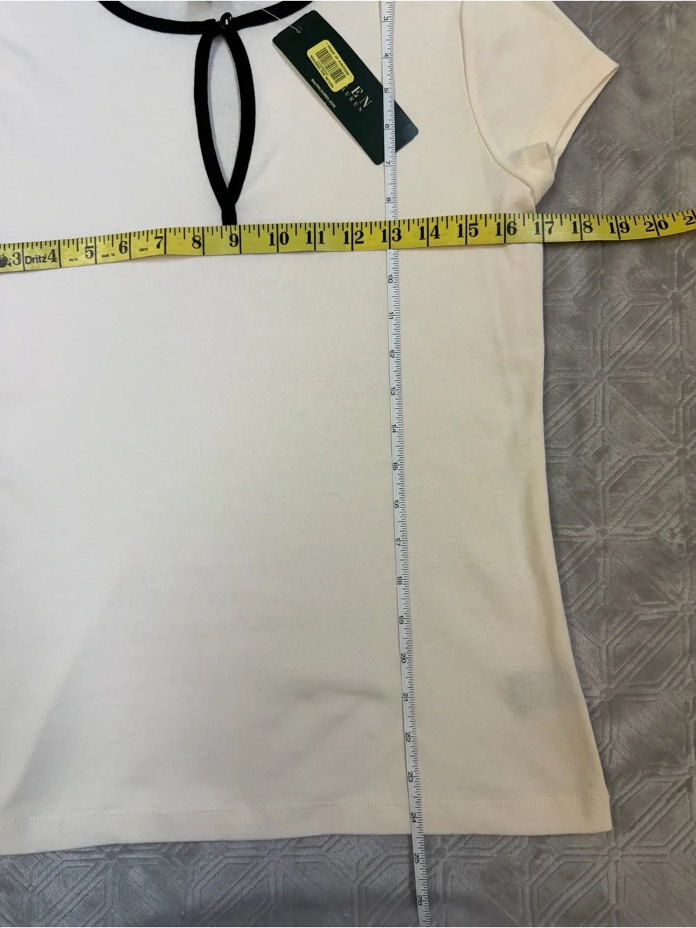 Lauren Ralph Lauren cream short